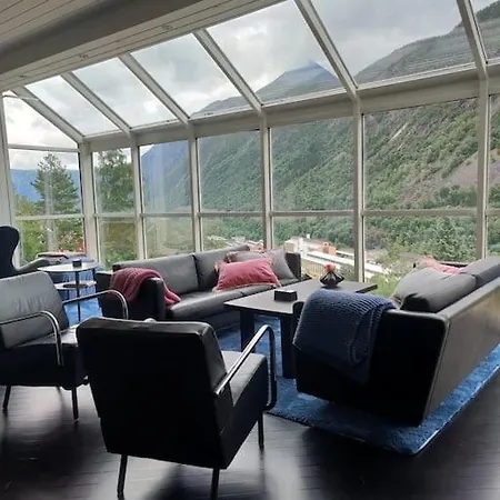 Fritt Beliggende Stor Enebolig Med Hoy Standard Villa Rjukan Exterior photo