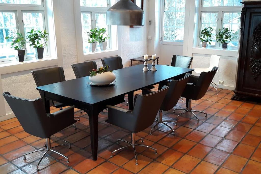 Villa Fritt Beliggende Stor Enebolig Med Hoy Standard *
